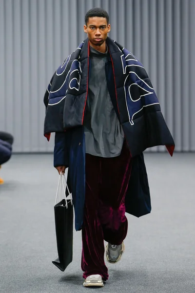 Look 26